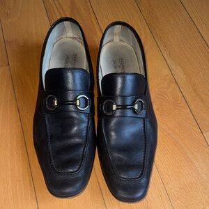 Magnanni Elegant Black Leather Slip-Ons